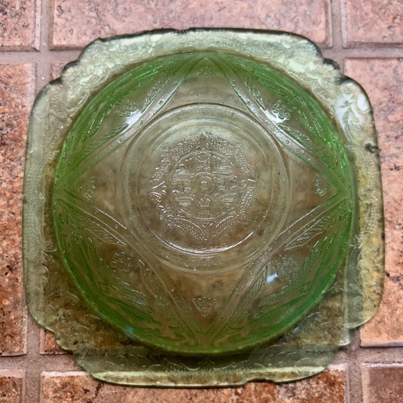 Vintage Federal Glass Madrid Pattern Green Depression Uranium Glass Bowl - Picture 6 of 8